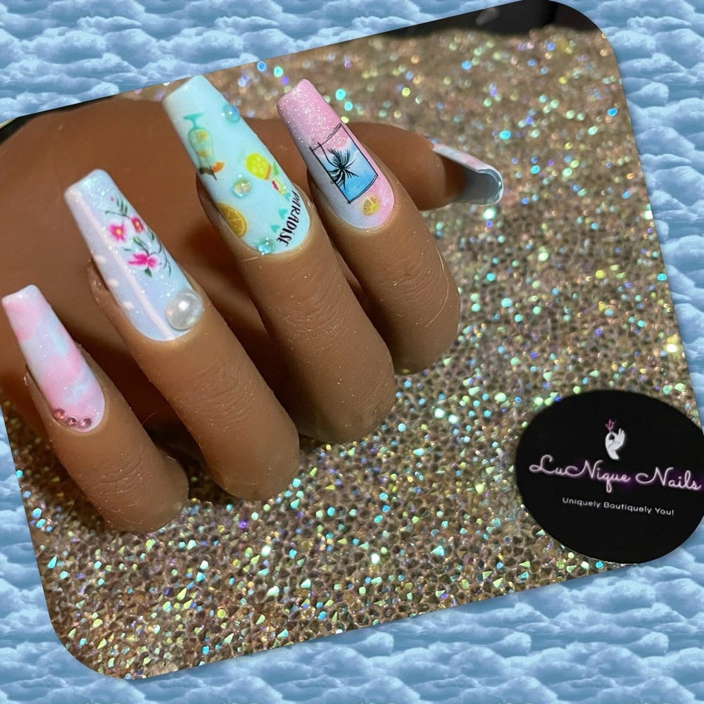 Noah’s Vision Artistic Press On Nail Set-OSFA!